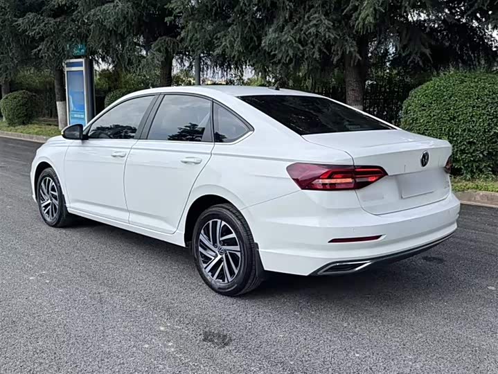 Фото 3 - Volkswagen Lavida