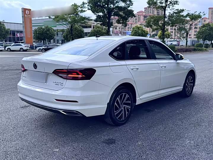 Фото 7 - Volkswagen Lavida