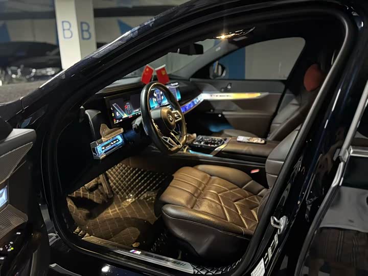 Фото 6 - BMW 7 Series