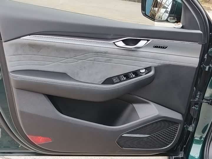 Фото 10 - Geely Preface