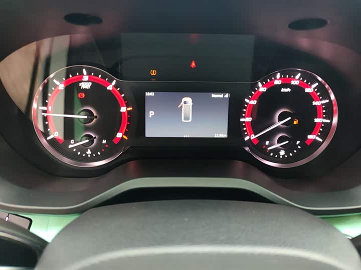 Фото 12 - Maxus V70