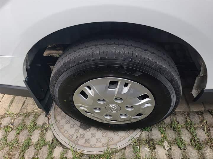 Фото 30 - Maxus V70