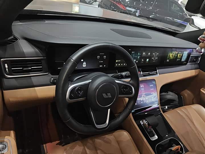 Фото 10 - LiXiang One