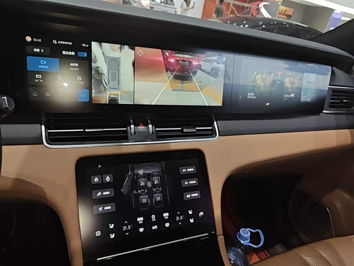 Фото 13 - LiXiang One