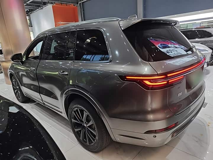 Фото 5 - LiXiang One