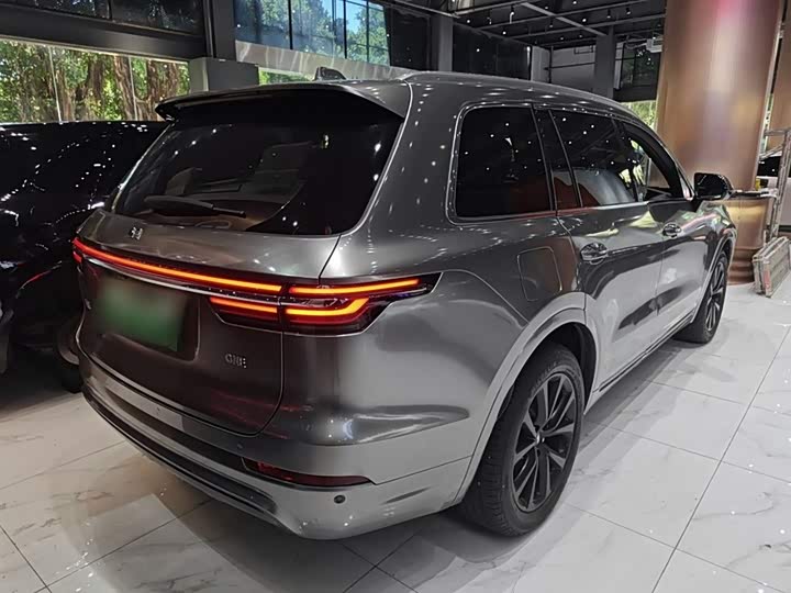 Фото 7 - LiXiang One