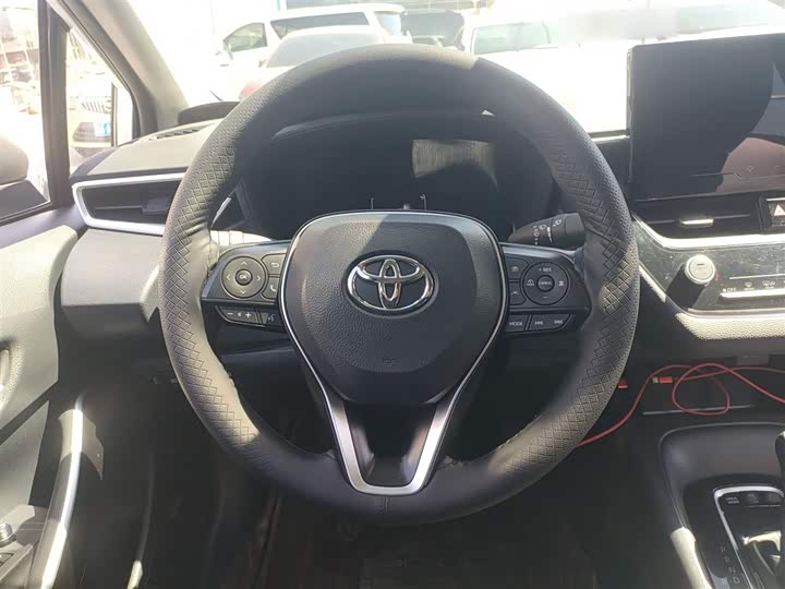 Фото 11 - Toyota Corolla