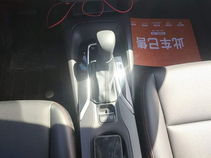 Фото 14 - Toyota Corolla