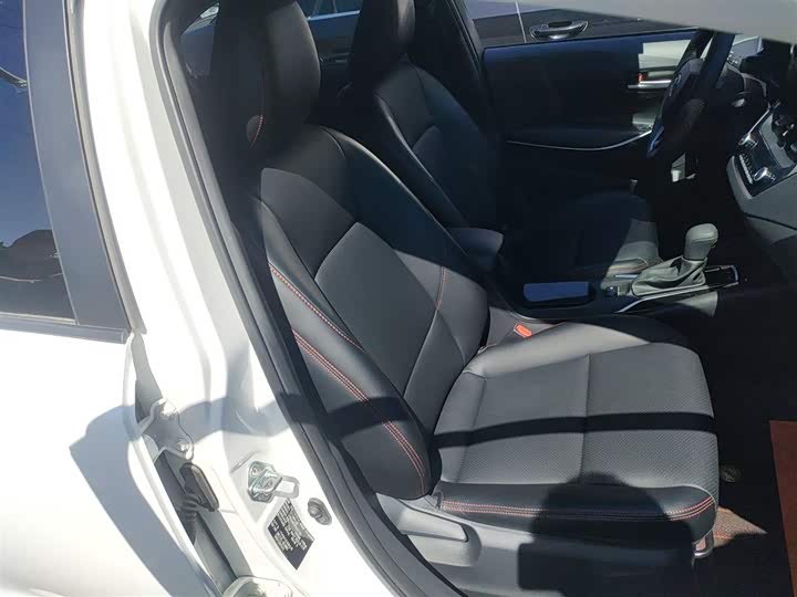 Фото 25 - Toyota Corolla