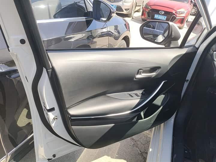 Фото 28 - Toyota Corolla