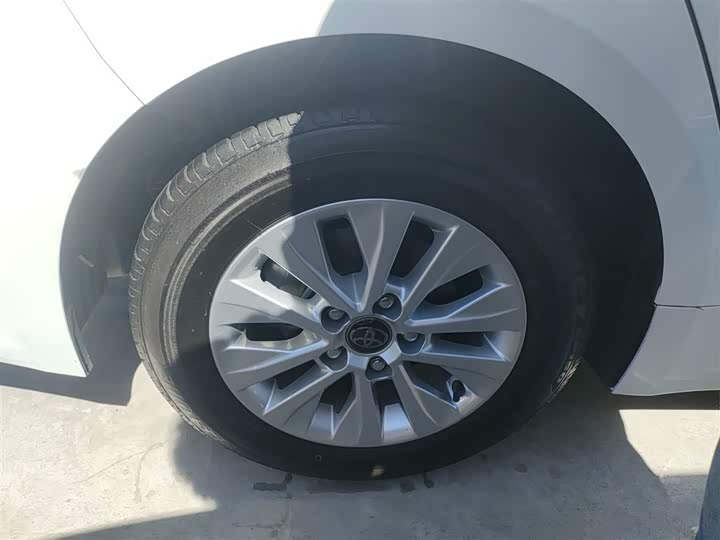 Фото 30 - Toyota Corolla