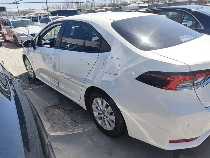 Фото 5 - Toyota Corolla