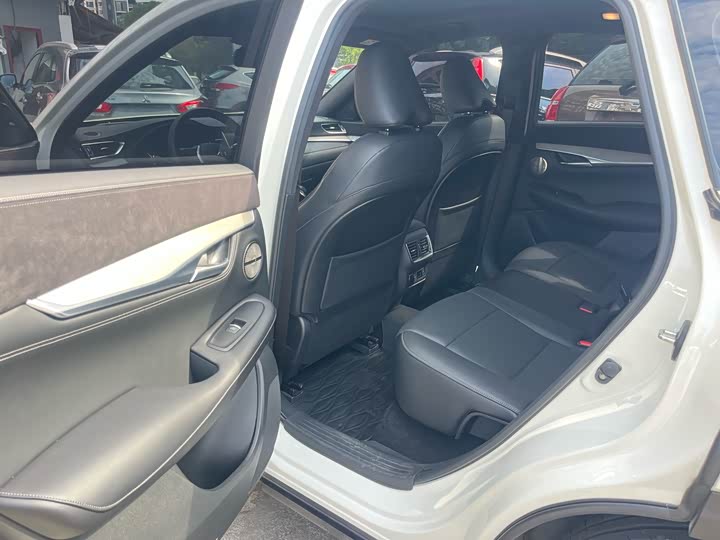 Фото 10 - Infiniti QX50