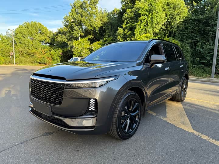 Фото 1 - LiXiang One