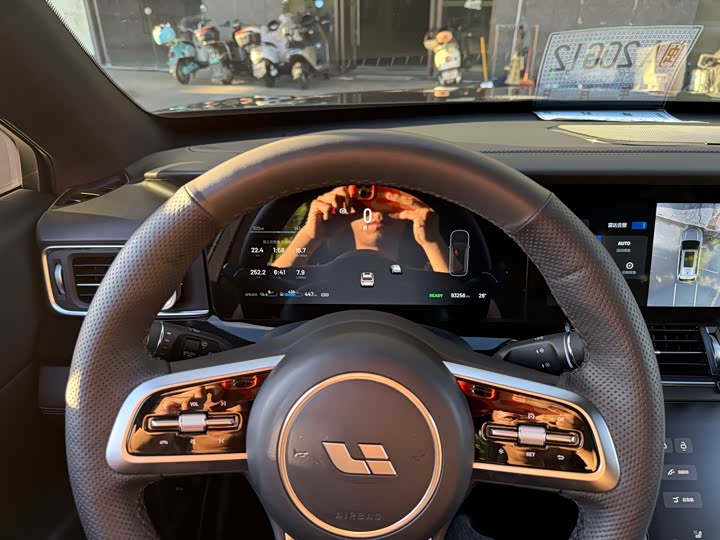 Фото 19 - LiXiang One