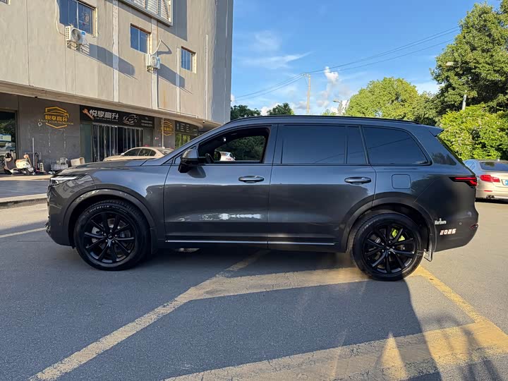 Фото 3 - LiXiang One