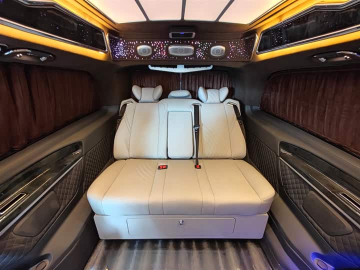 Фото 13 - Mercedes-Benz Vito