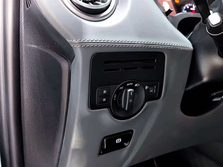 Фото 17 - Mercedes-Benz Vito