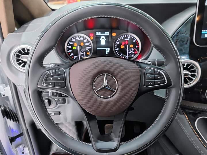 Фото 18 - Mercedes-Benz Vito