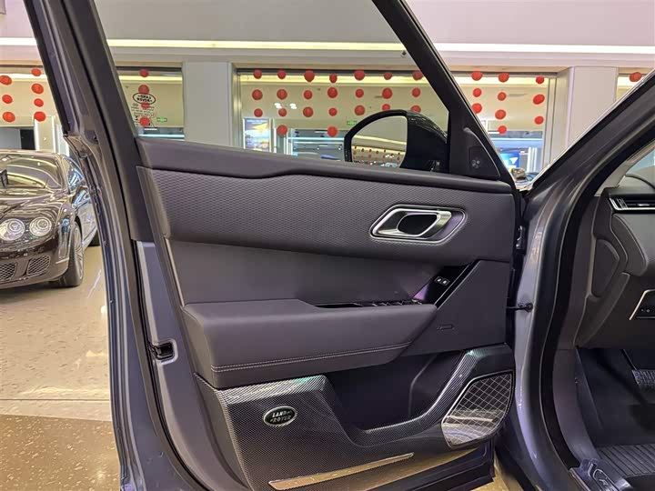 Фото 12 - Land Rover Range Rover Velar