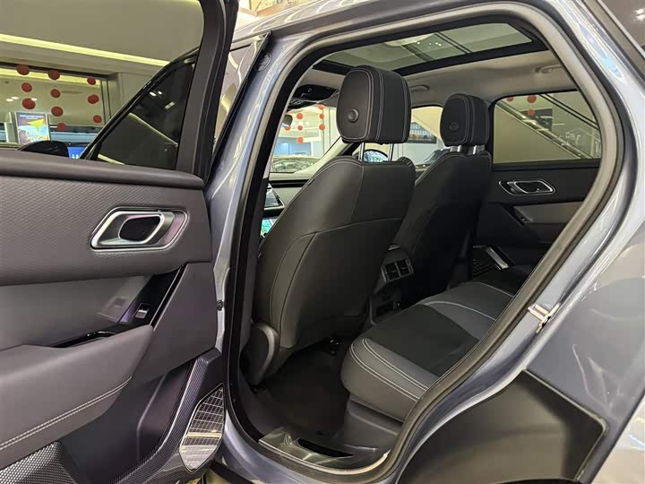 Фото 24 - Land Rover Range Rover Velar