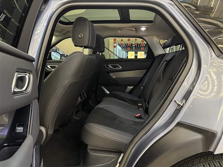 Фото 25 - Land Rover Range Rover Velar