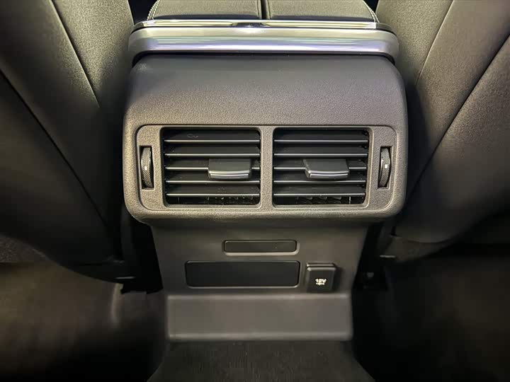 Фото 26 - Land Rover Range Rover Velar