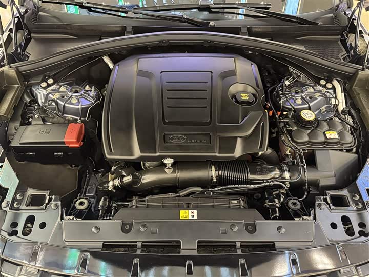 Фото 27 - Land Rover Range Rover Velar