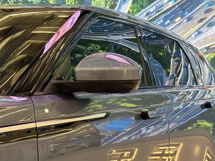 Фото 9 - Land Rover Range Rover Velar