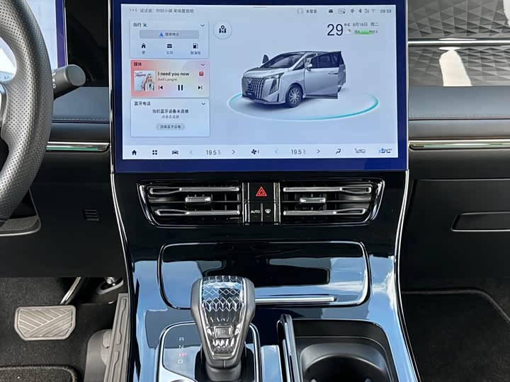 Фото 7 - GAC Trumpchi M8