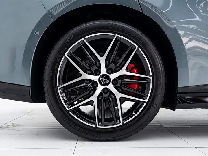 Фото 17 - BYD Han L