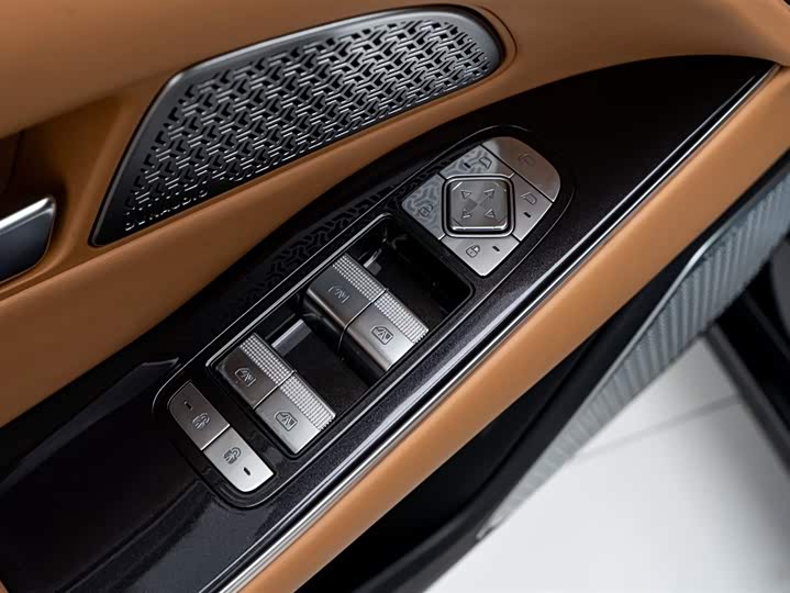 Фото 25 - BYD Han L