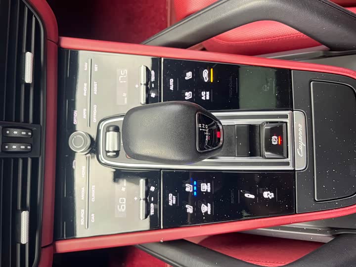 Фото 10 - Porsche Cayenne