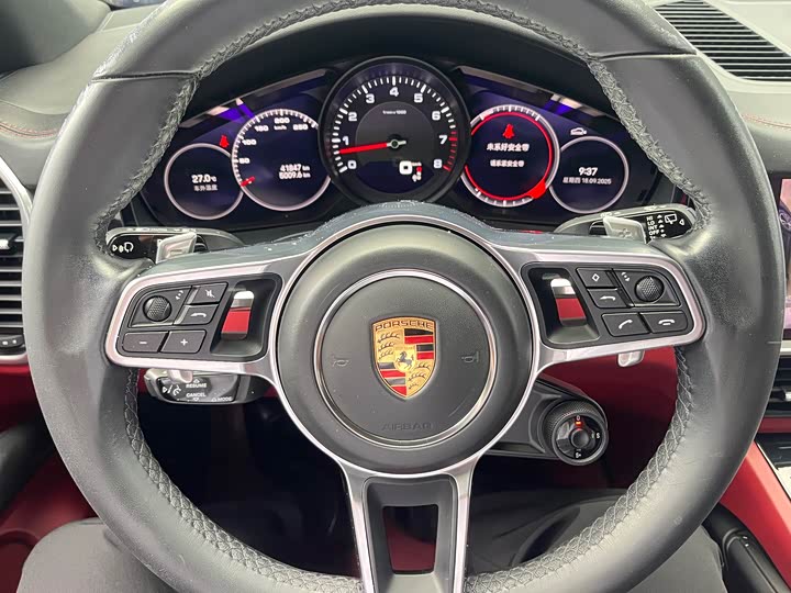 Фото 16 - Porsche Cayenne