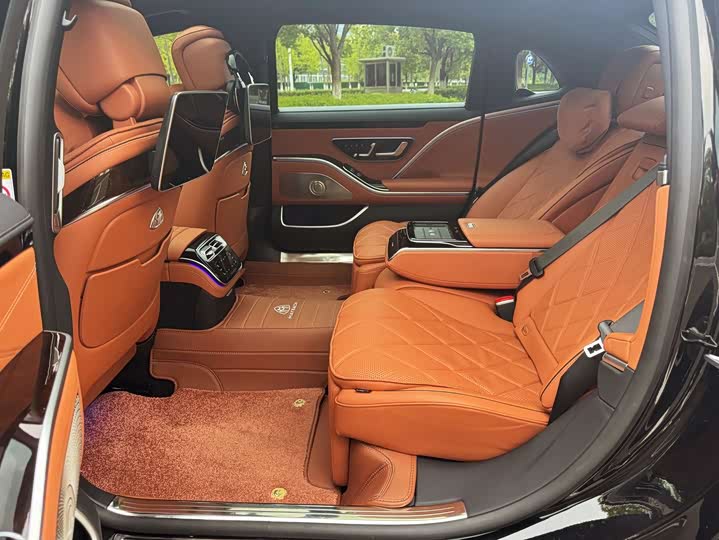 Фото 12 - Mercedes-Benz Maybach S-Class