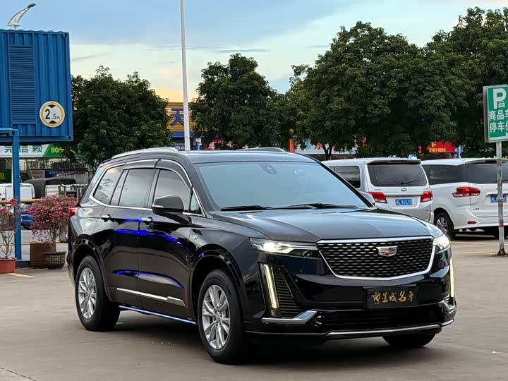 Фото 3 - Cadillac XT6