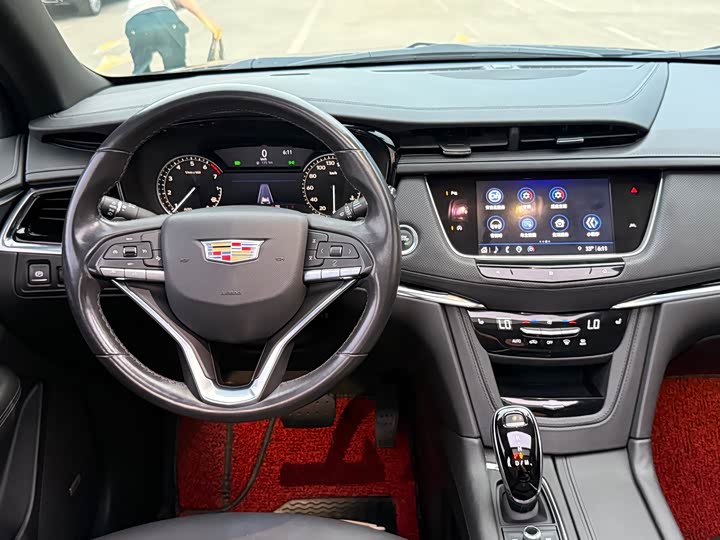 Фото 6 - Cadillac XT6