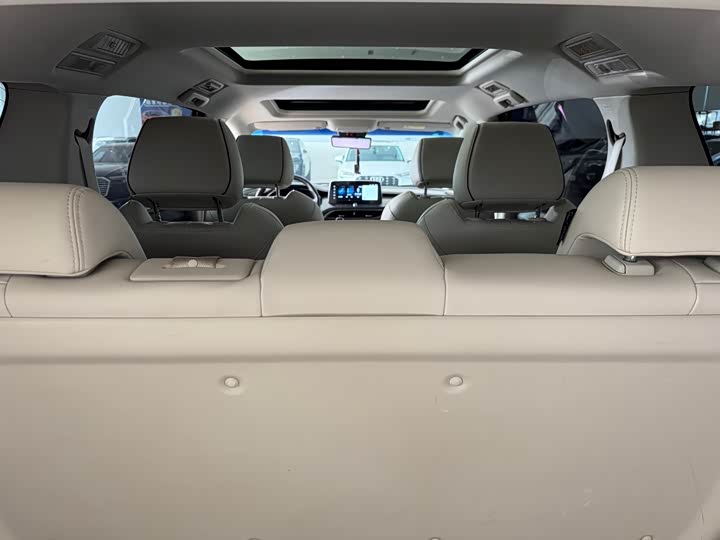 Фото 11 - Buick GL8 ES