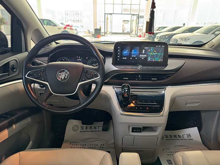 Фото 7 - Buick GL8 ES