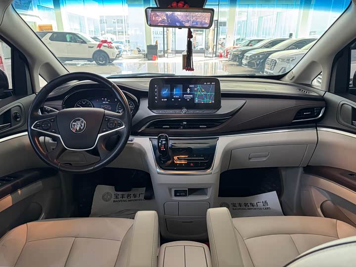 Фото 8 - Buick GL8 ES