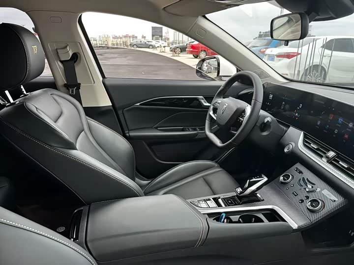 Фото 4 - Bestune B70