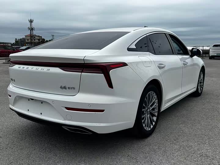 Фото 7 - Bestune B70