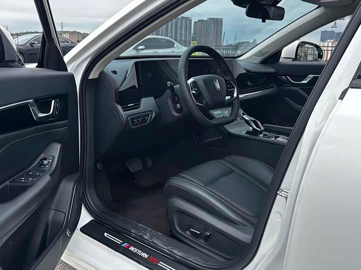 Фото 9 - Bestune B70