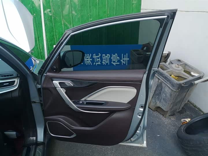 Фото 26 - Geely Jiaji