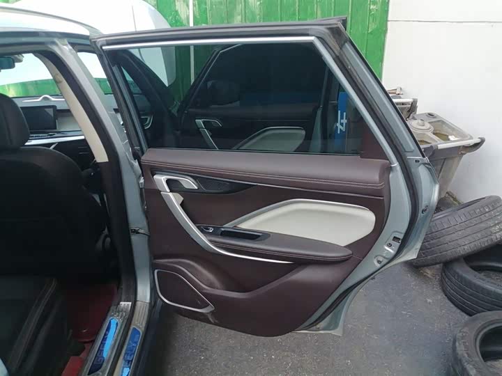 Фото 27 - Geely Jiaji