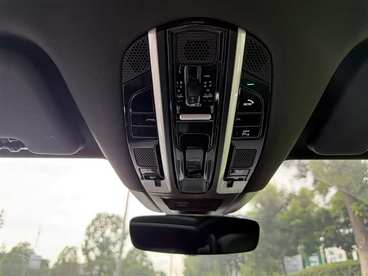 Фото 12 - Porsche Cayenne Hybrid