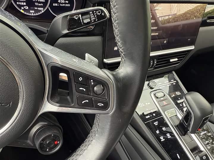 Фото 13 - Porsche Cayenne Hybrid