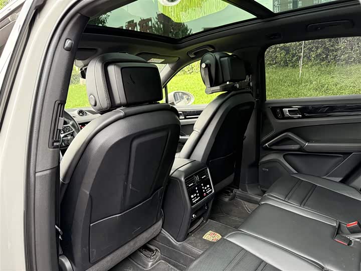 Фото 15 - Porsche Cayenne Hybrid