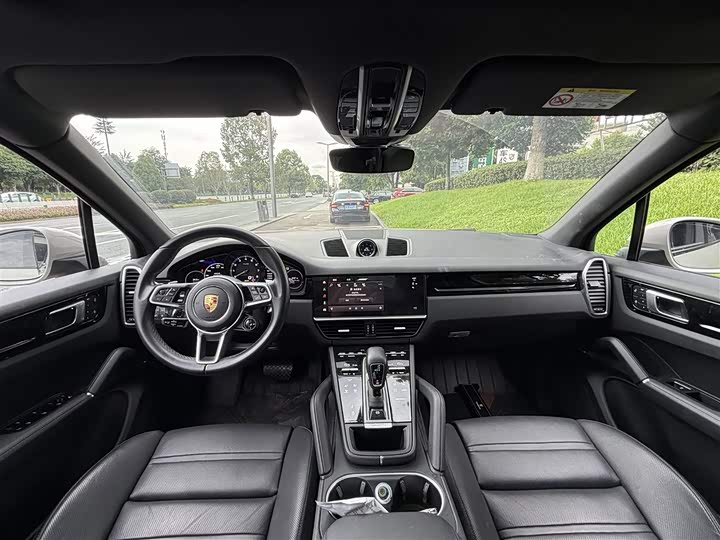 Фото 18 - Porsche Cayenne Hybrid