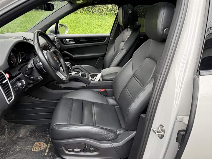 Фото 8 - Porsche Cayenne Hybrid